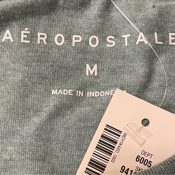 AEROPOSTALE 87 Logo Applique Graphic Tee - Picture 3 of 7